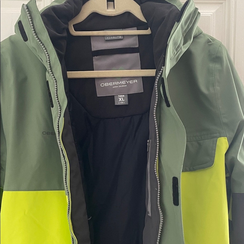 Brand New Obermeyer Axel winter Ski Jacket